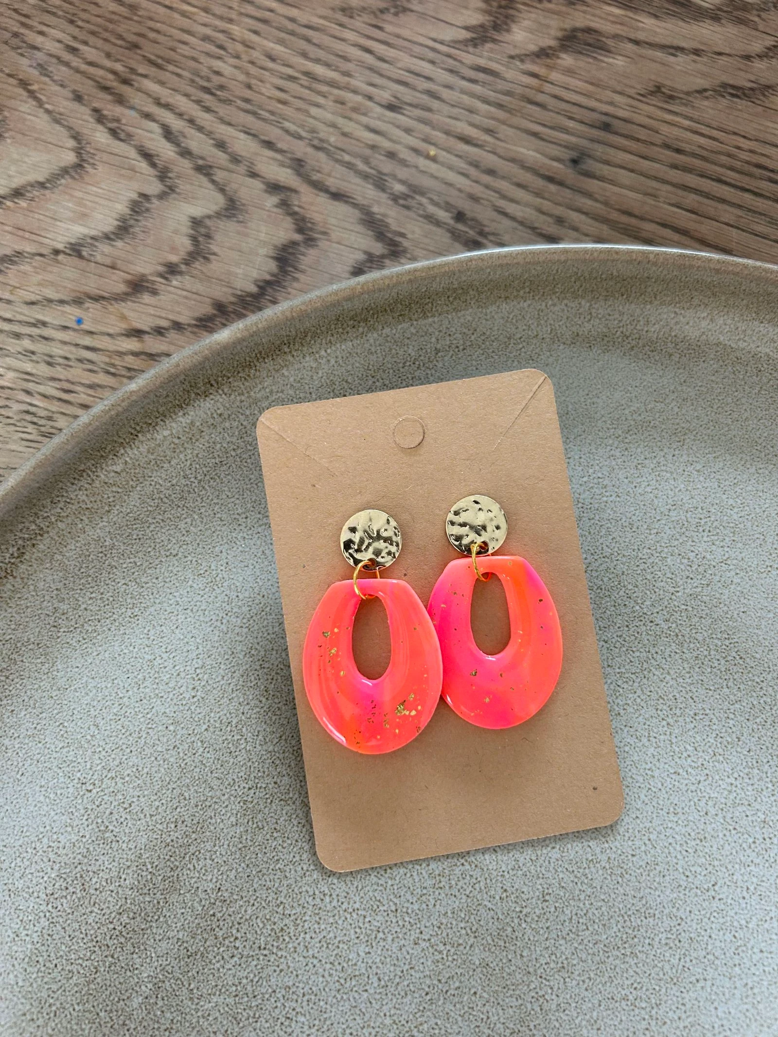 *nieuw* Neon oorbellen 